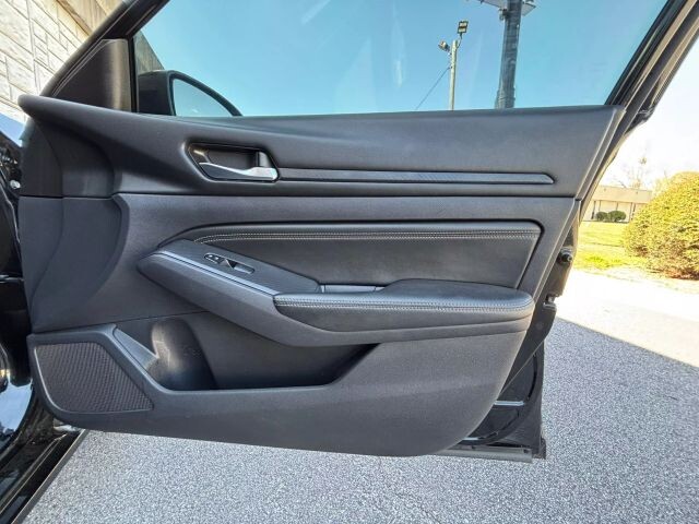 2019 Nissan Altima in Decatur, GA 30032 - 1683245 85