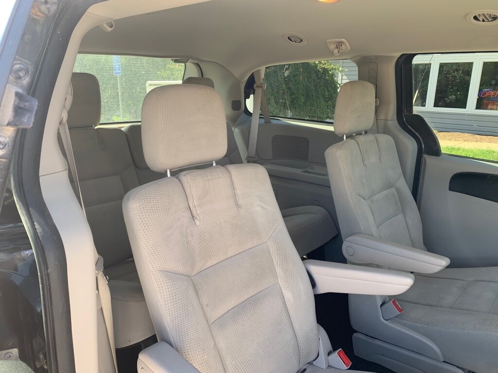 2016 Dodge Grand Caravan in Fairview, PA 16415 - 1684698 4