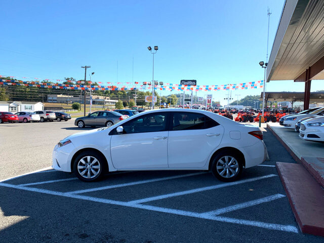 2016 Toyota Corolla in Knoxville, TN 37912-3935 - 1721401 4