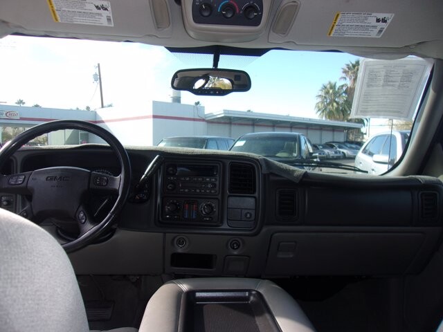 2004 GMC Yukon in Tucson, AZ 85712-4825 - 1763065 6