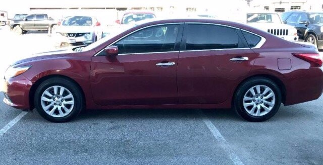 2016 Nissan Altima in Mesquite, TX 75150 - 1765510 4