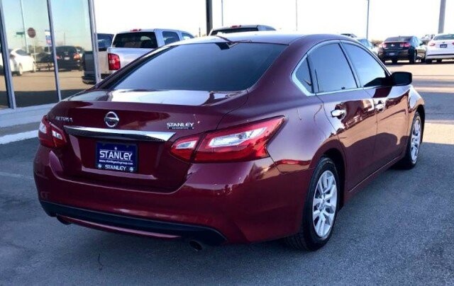 2016 Nissan Altima in Mesquite, TX 75150 - 1765510 26