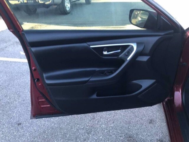 2016 Nissan Altima in Mesquite, TX 75150 - 1765510 11