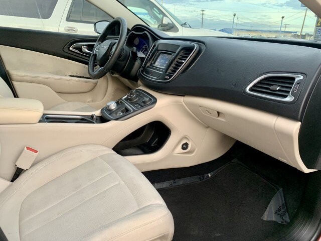 2015 Chrysler 200 in Mesquite, TX 75150 - 1783327 9