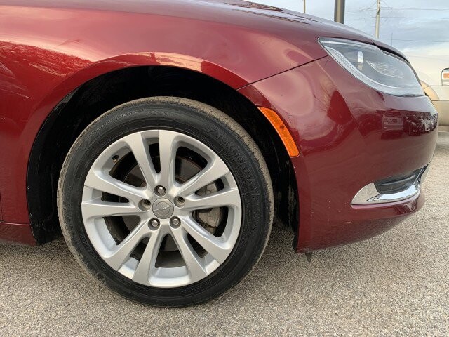 2015 Chrysler 200 in Mesquite, TX 75150 - 1783327 26