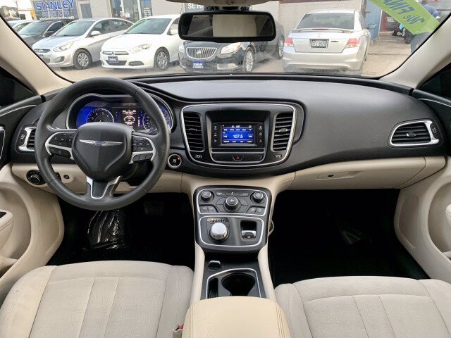 2015 Chrysler 200 in Mesquite, TX 75150 - 1783327 13