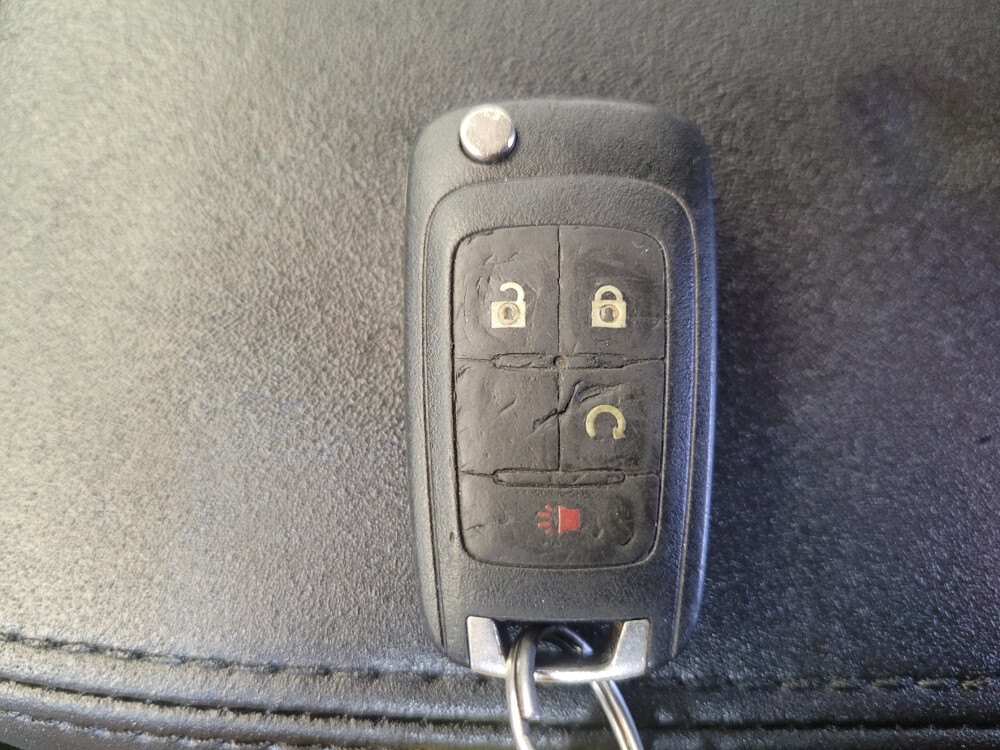 2017 Chevrolet Equinox in Fairfield, OH 45014 - 18021965 32