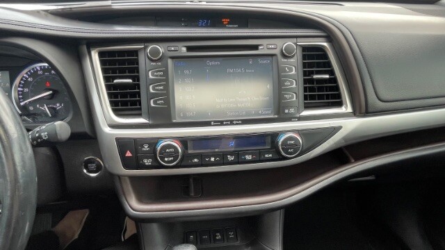 2016 Toyota Highlander in Dallas, TX 75228 - 18022036 13