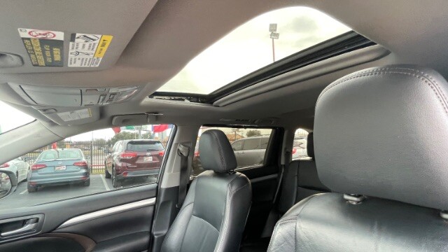 2016 Toyota Highlander in Dallas, TX 75228 - 18022036 15