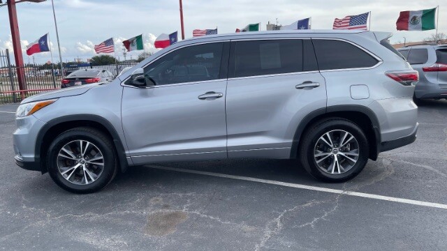 2016 Toyota Highlander in Dallas, TX 75228 - 18022036 10
