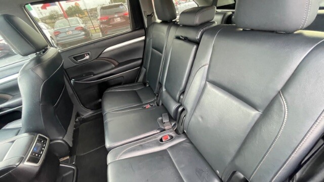 2016 Toyota Highlander in Dallas, TX 75228 - 18022036 16