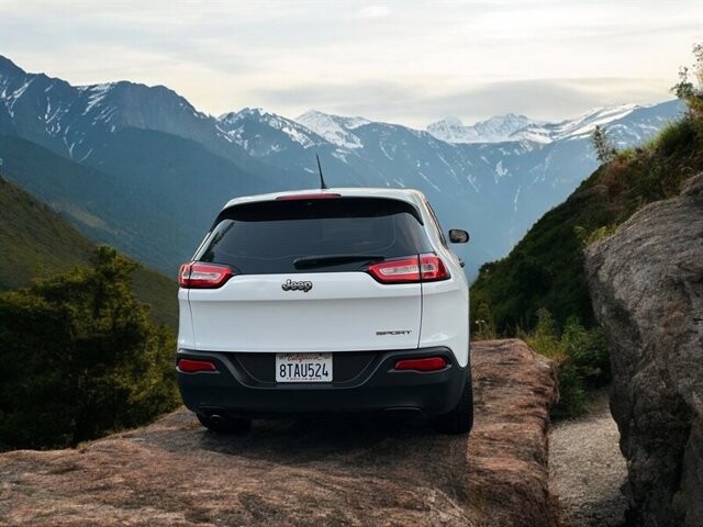 2015 Jeep Cherokee in COSTA MESA, CA 92626 - 18023448 2