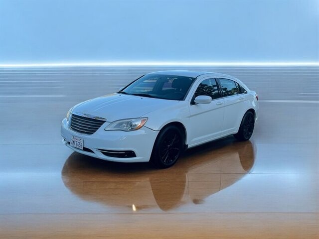 2014 Chrysler 200 in COSTA MESA, CA 92626 - 18023452 4