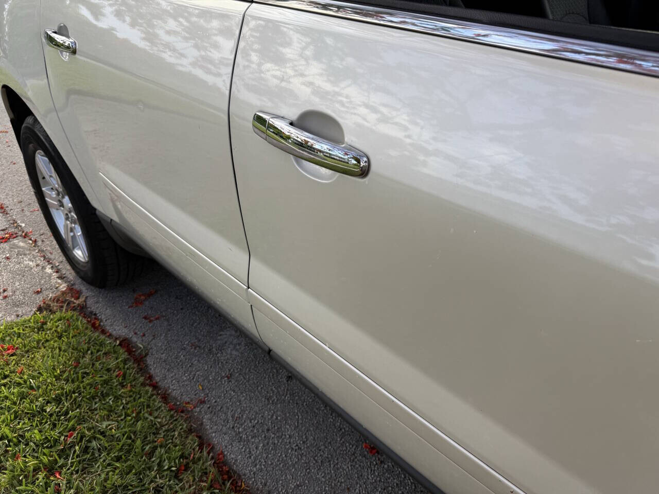 2012 Chevrolet Traverse in Hollywood, FL 33023-1906 - 18023562 24