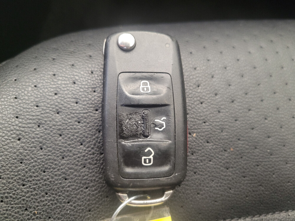 2022 Volkswagen Passat in Maple Heights, OH 44137 - 18024446 32