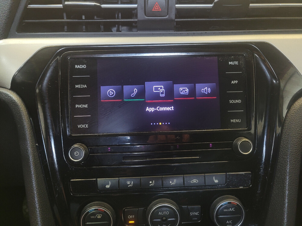 2022 Volkswagen Passat in Maple Heights, OH 44137 - 18024446 25