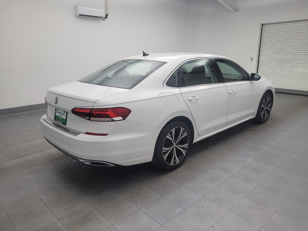 2022 Volkswagen Passat in Maple Heights, OH 44137 - 18024446 10