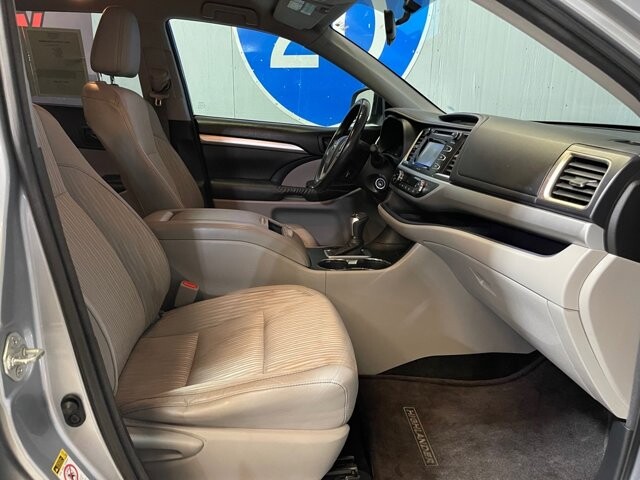 2014 Toyota Highlander in Conyers, GA 30094 - 18024515 17