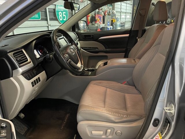 2014 Toyota Highlander in Conyers, GA 30094 - 18024515 10