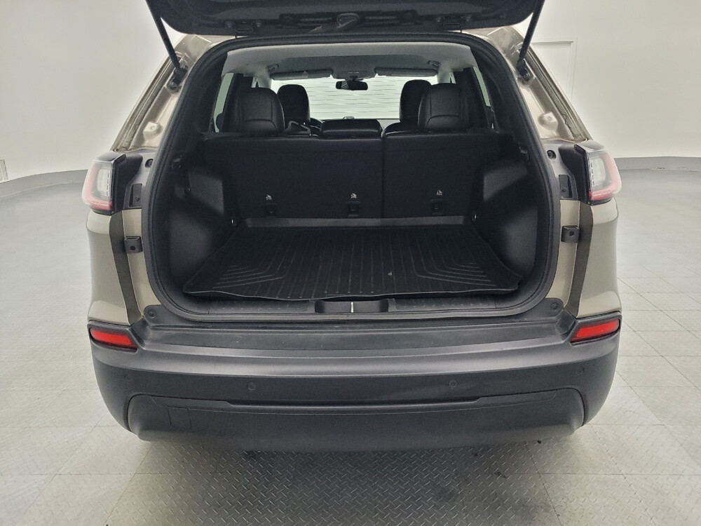 2019 Jeep Cherokee in Hialeah, FL 33014 - 18024791 29