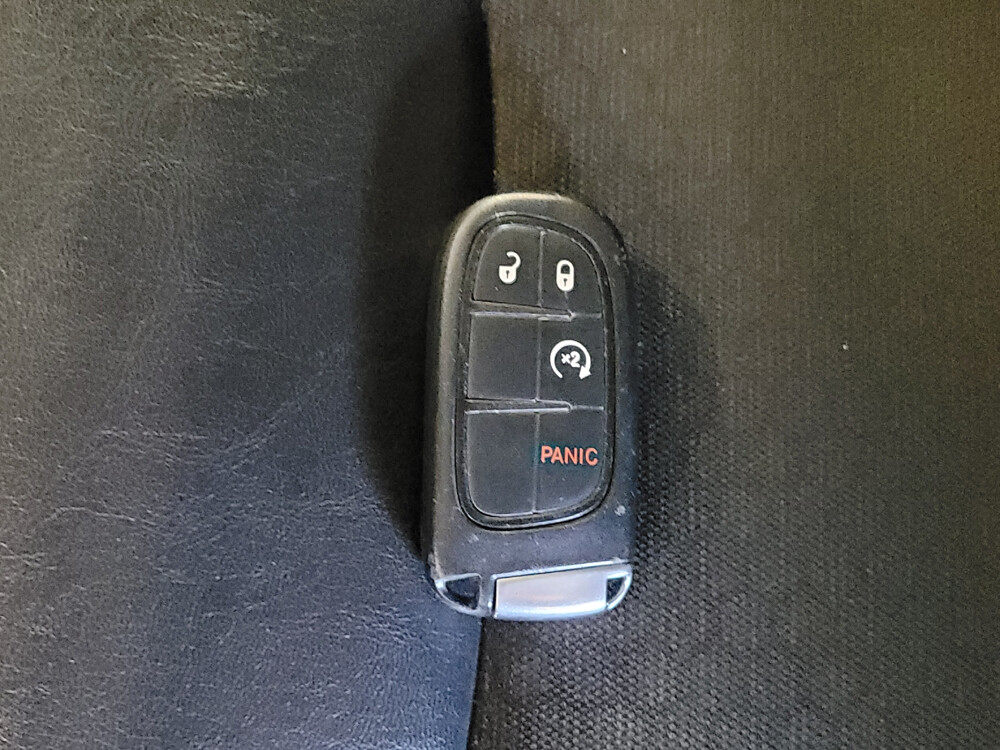 2019 Jeep Cherokee in Hialeah, FL 33014 - 18024791 32