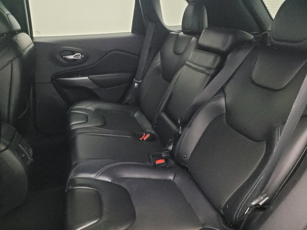 2019 Jeep Cherokee in Hialeah, FL 33014 - 18024791 18