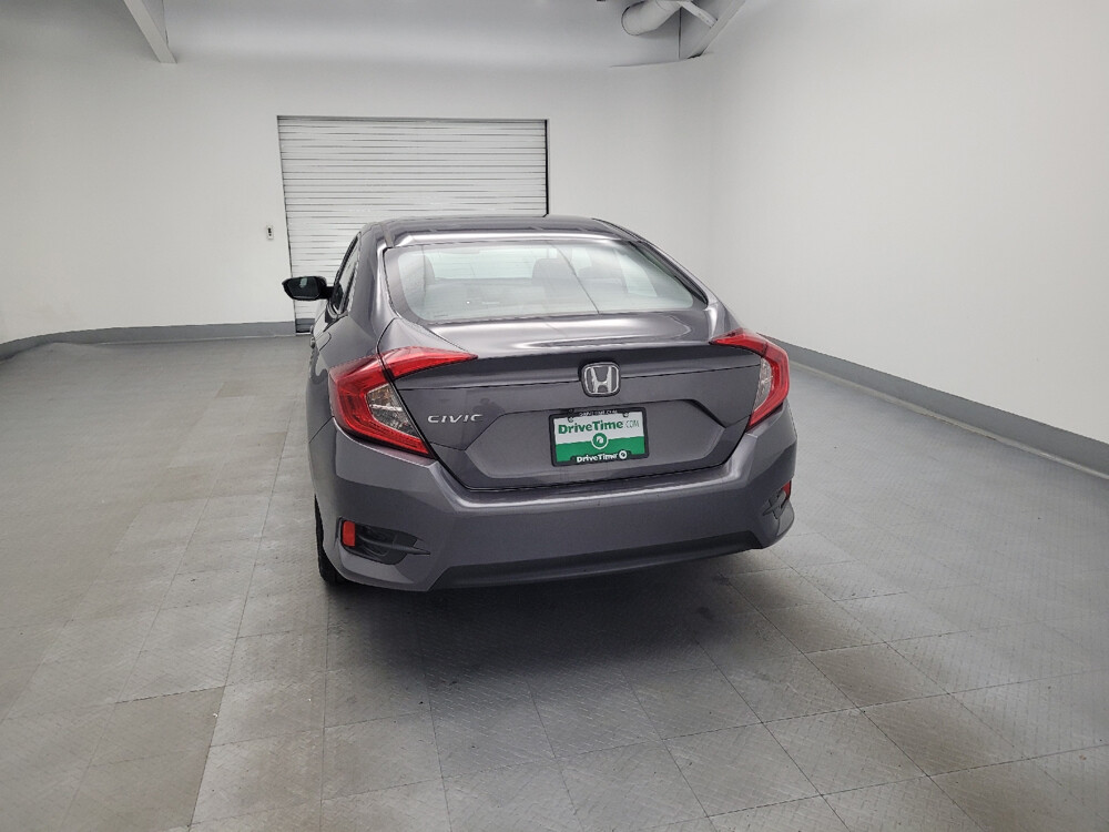 2016 Honda Civic in Miamisburg, OH 45342 - 18025259 6