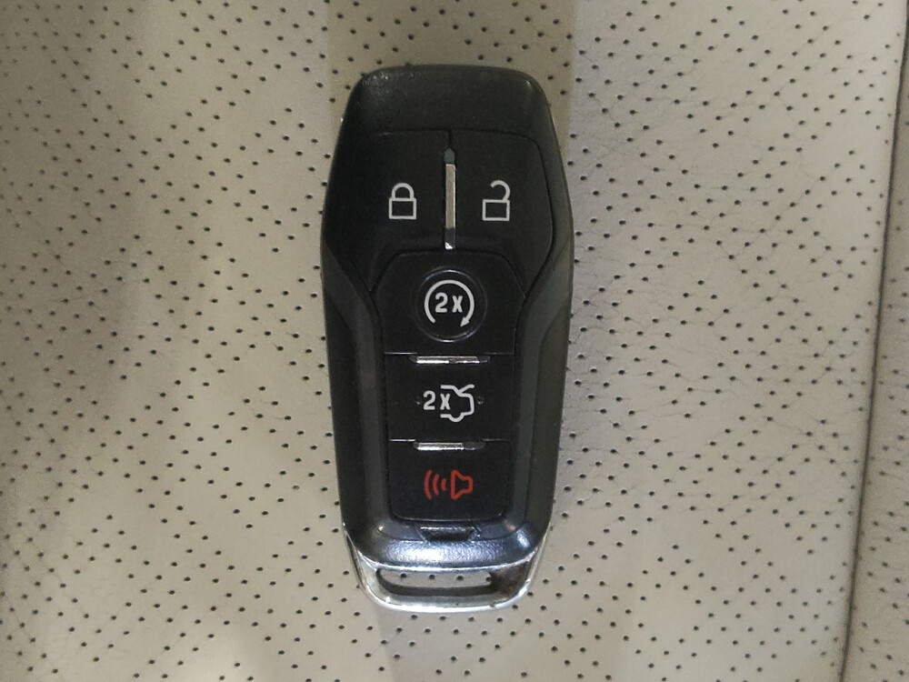 2017 Lincoln MKX in Orlando, FL 32808 - 18026326 32