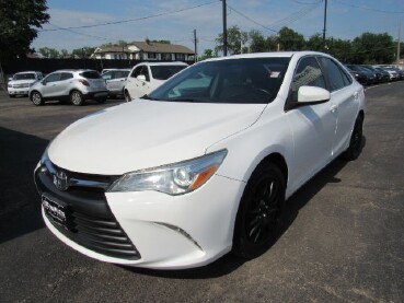 2016 Toyota Camry in Kansas City, KS 66102