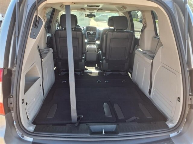 2015 Chrysler Town & Country in Troy, IL 62294-1376 - 18027470 24