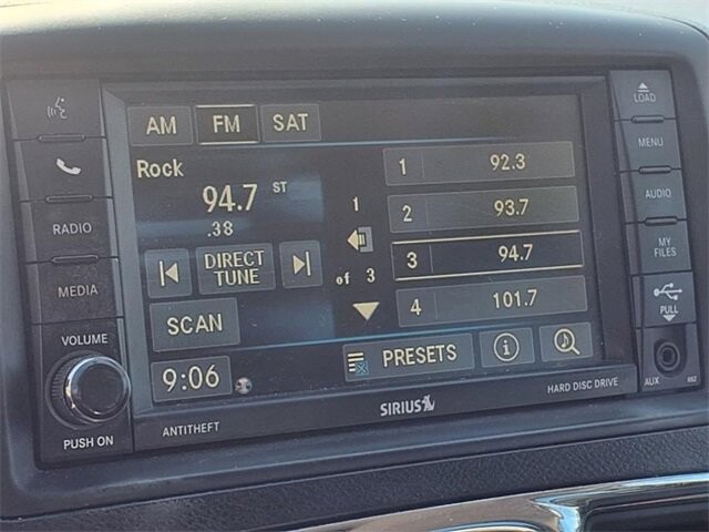 2015 Chrysler Town & Country in Troy, IL 62294-1376 - 18027470 6