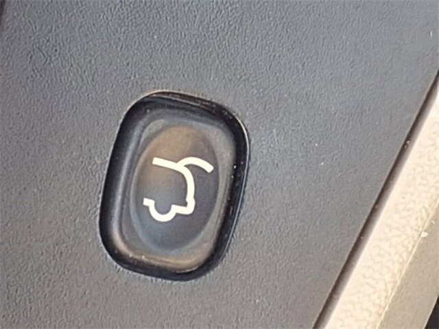 2015 Chrysler Town & Country in Troy, IL 62294-1376 - 18027470 25