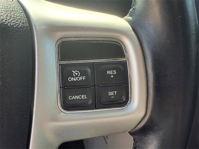 2015 Chrysler Town & Country in Troy, IL 62294-1376 - 18027470 13