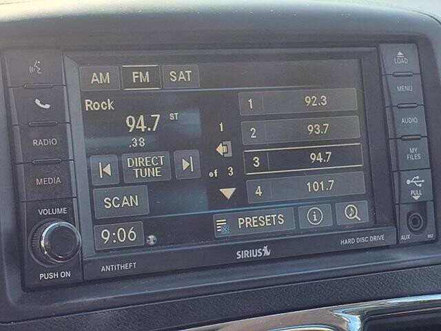 2015 Chrysler Town & Country in Troy, IL 62294-1376 - 18027470 6