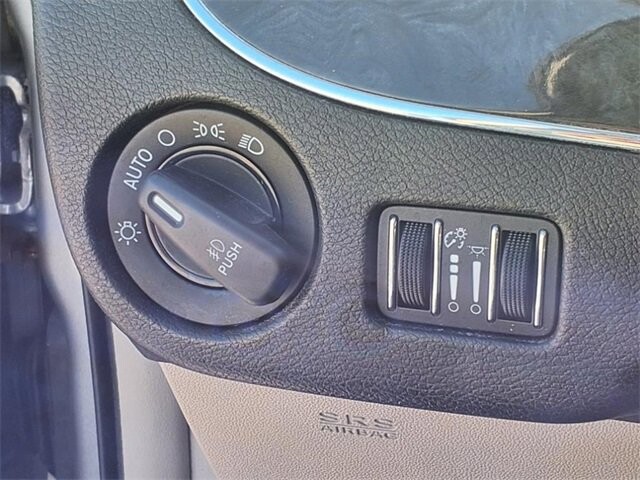 2015 Chrysler Town & Country in Troy, IL 62294-1376 - 18027470 15