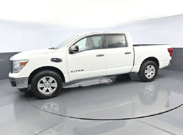 2017 Nissan Titan in Winchester, VA 22602