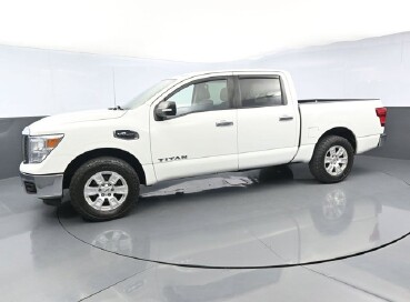 2017 Nissan Titan in Winchester, VA 22602