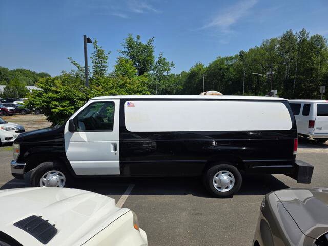 2009 Ford E-350 and Econoline 350 in Blauvelt, NY 10913 - 18027737 4