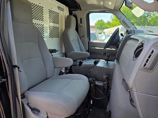 2009 Ford E-350 and Econoline 350 in Blauvelt, NY 10913 - 18027737 52