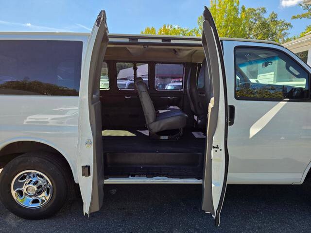 2019 Chevrolet Express 2500 in Blauvelt, NY 10913 - 18028277 45