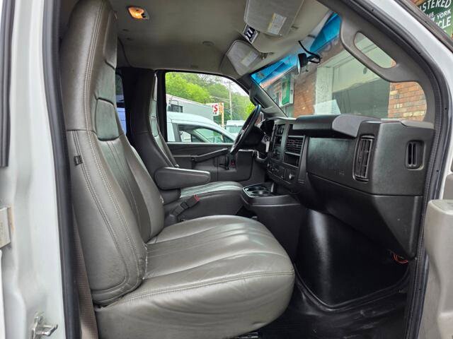 2019 Chevrolet Express 2500 in Blauvelt, NY 10913 - 18028277 67