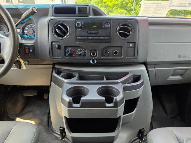 2019 Ford E-350 and Econoline 350 in Blauvelt, NY 10913 - 18028298 17