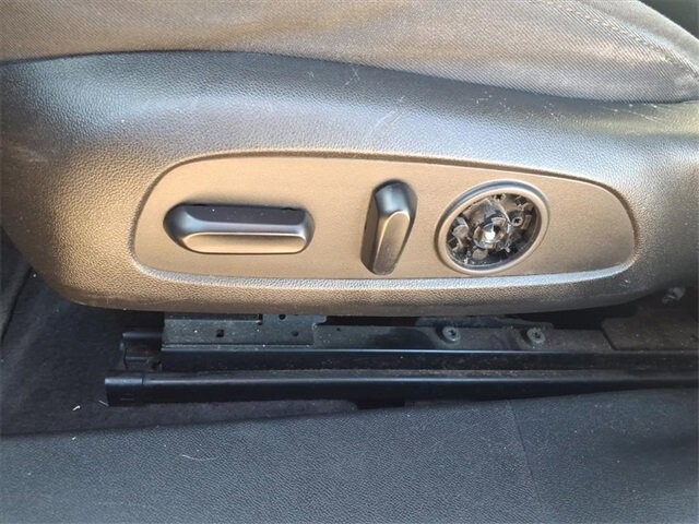 2016 Chevrolet Malibu in Troy, IL 62294-1376 - 18029117 22