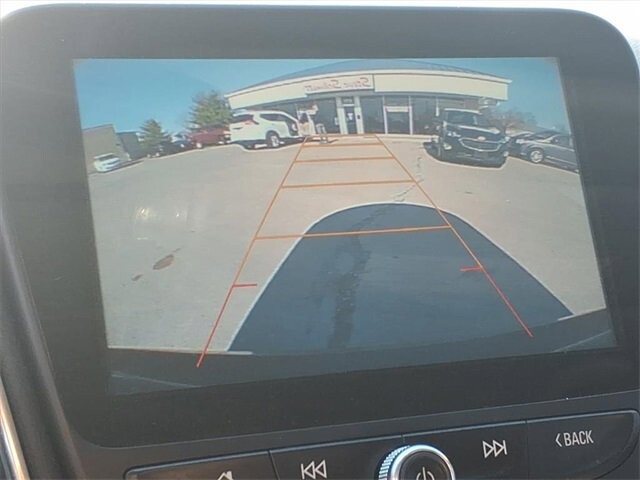 2016 Chevrolet Malibu in Troy, IL 62294-1376 - 18029117 7