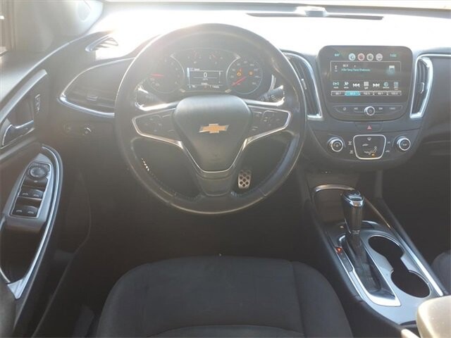 2016 Chevrolet Malibu in Troy, IL 62294-1376 - 18029117 3