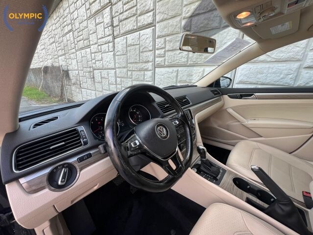 2017 Volkswagen Passat in Decatur, GA 30032 - 18029124 20