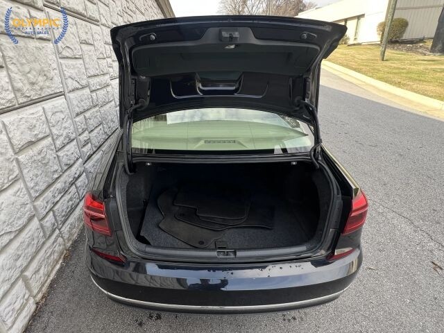 2017 Volkswagen Passat in Decatur, GA 30032 - 18029124 50