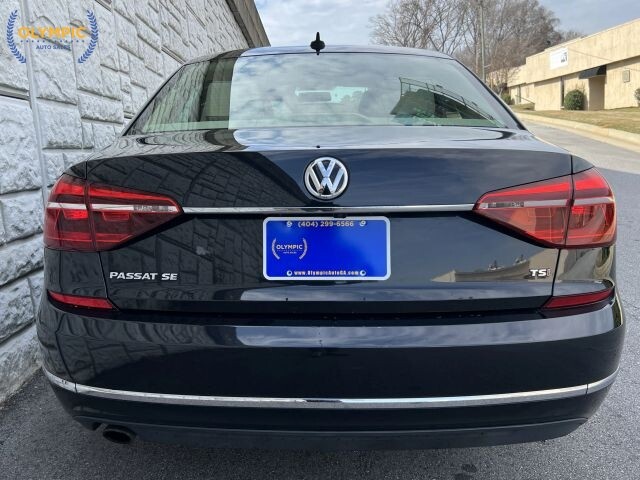 2017 Volkswagen Passat in Decatur, GA 30032 - 18029124 5