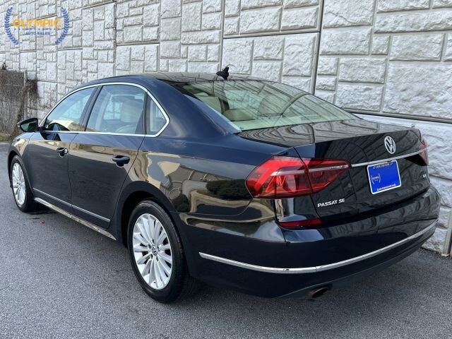 2017 Volkswagen Passat in Decatur, GA 30032 - 18029124 4