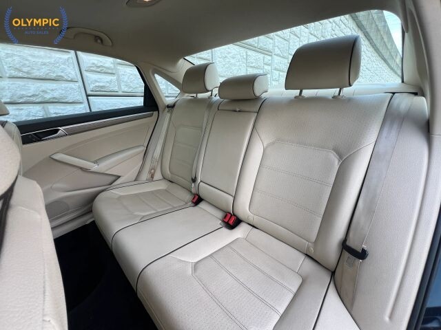 2017 Volkswagen Passat in Decatur, GA 30032 - 18029124 43